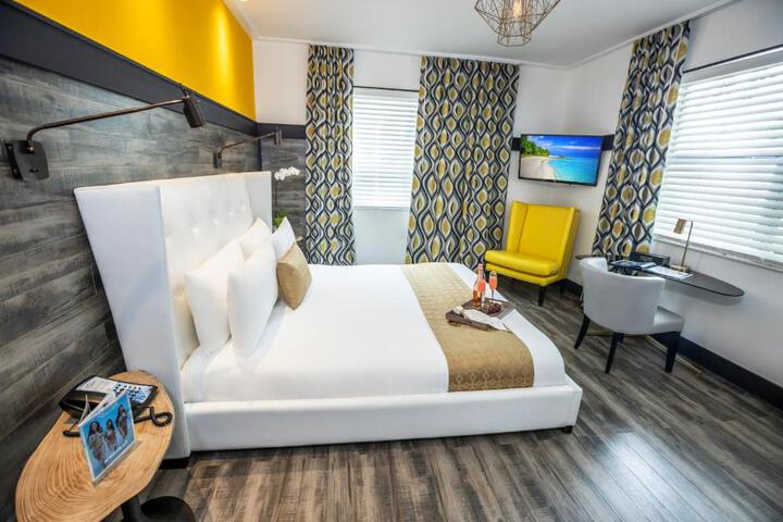 King Bedroom (3 of 17)