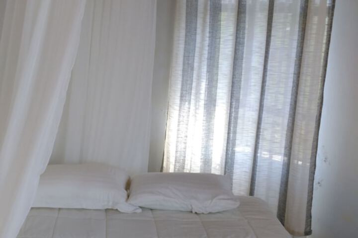 Room 4 of 18
