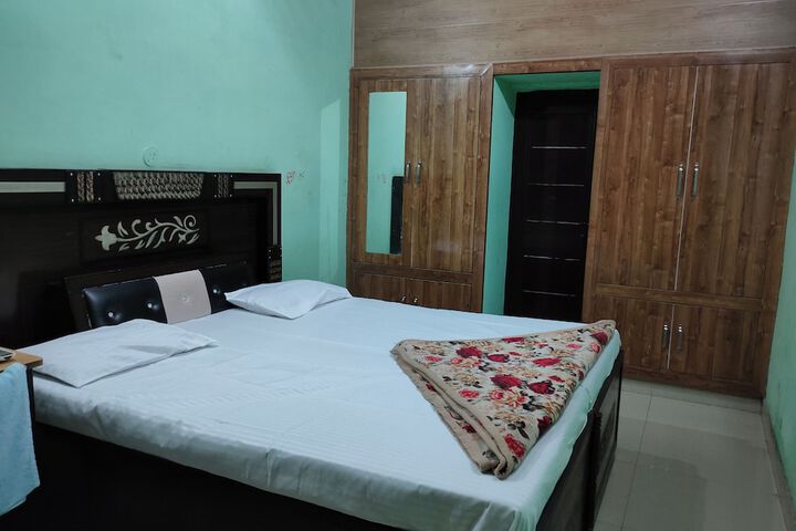 Room 3 of 7