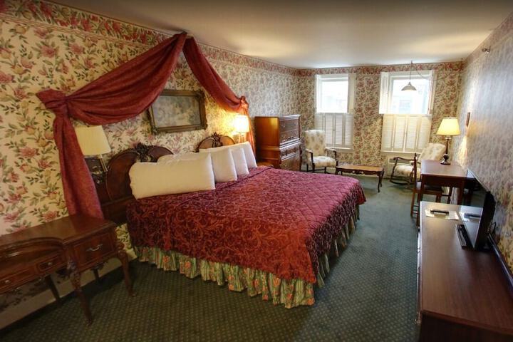 Room 9 of 21