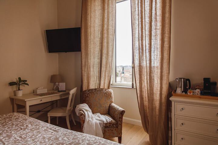 Room 5 of 47