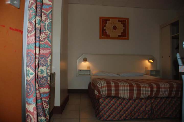 Room 12 of 36