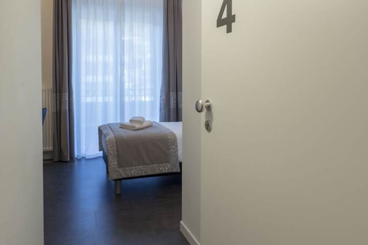 Room 7 of 50