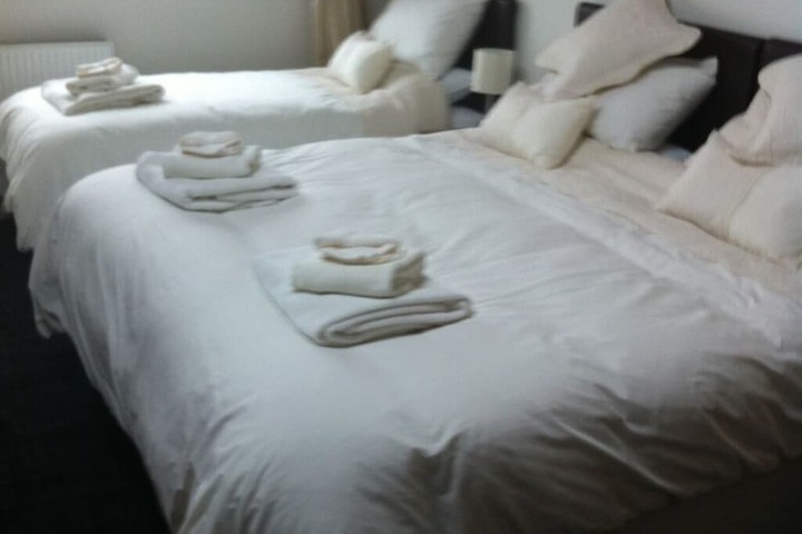 Room 3 of 43