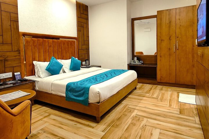 Room 5 of 35