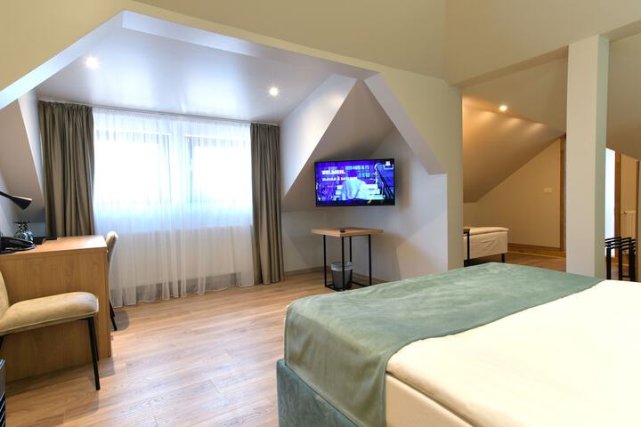 Room 18 of 48