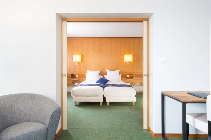 Room 43 of 139