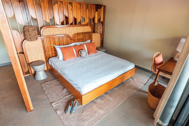 Room 5 of 64
