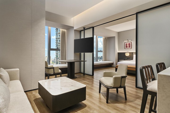 Room 75 of 93