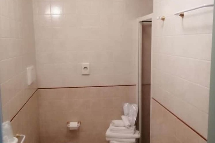 Room 15 of 22