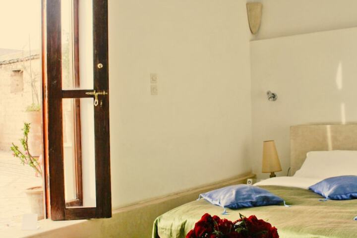 Room 25 of 189