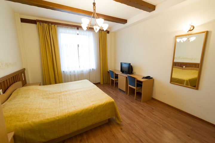 Room 3 of 11