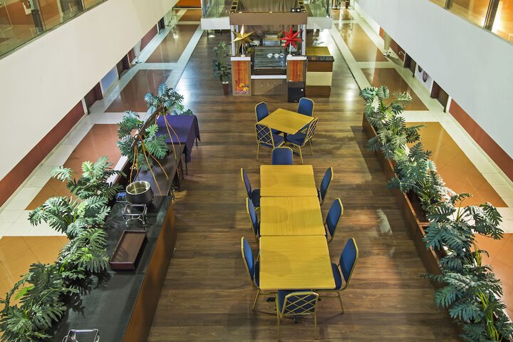Dining 3 of 22