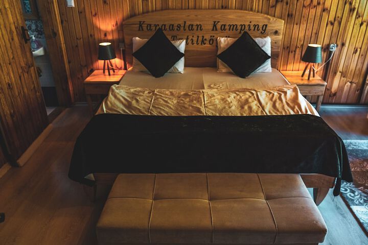 Room 3 of 90