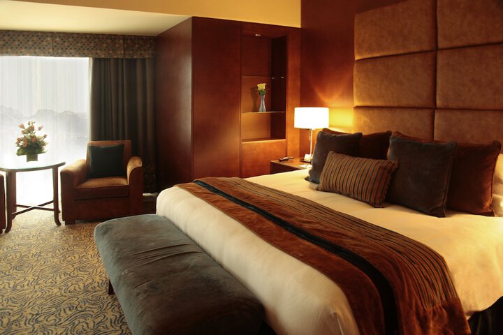 Room 17 of 180