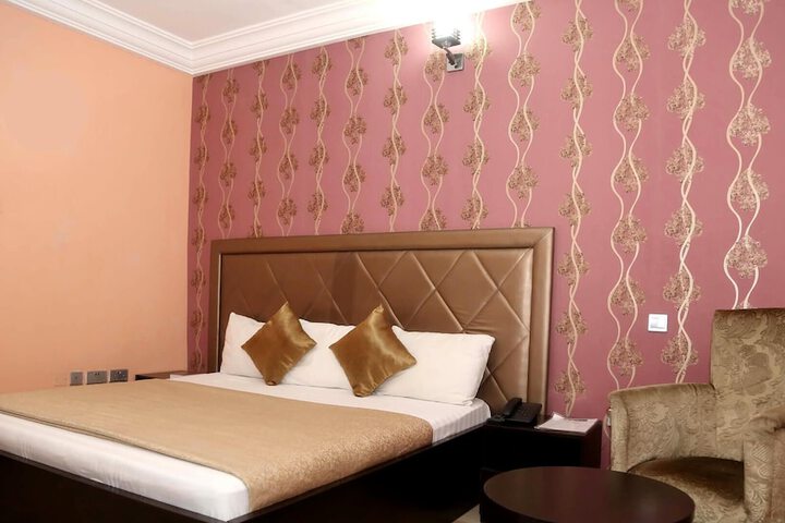 Room 7 of 26
