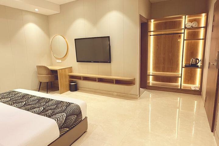 Room 14 of 30