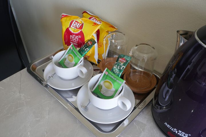 Breakfast/Coffee Service 24 of 42