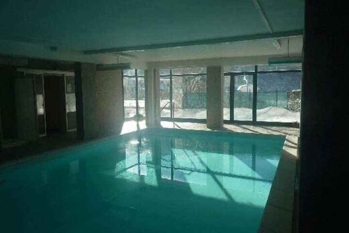 Pool 12 of 32