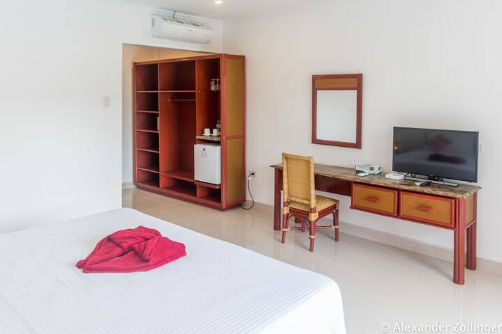 Room 4 of 28