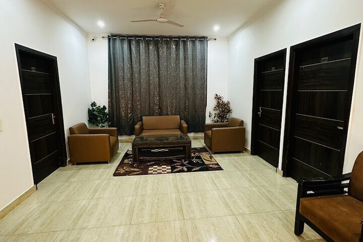 Room 27 of 36