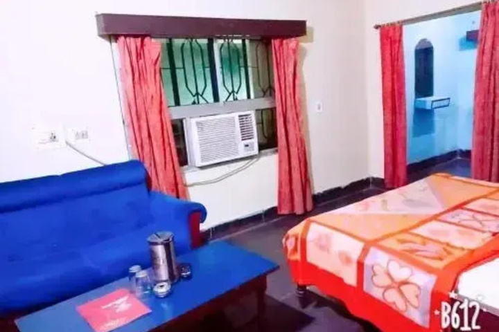 Room 3 of 12