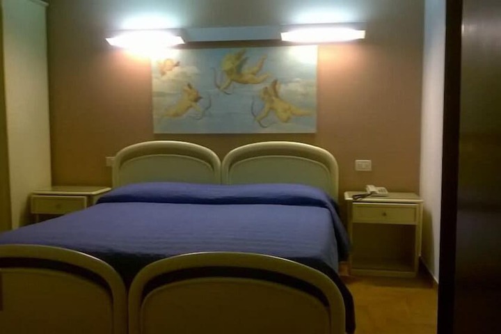 Room 9 of 41