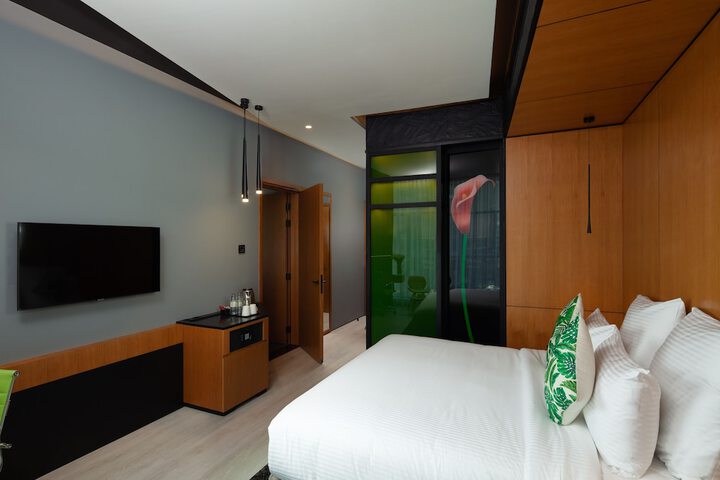 Room 11 of 46
