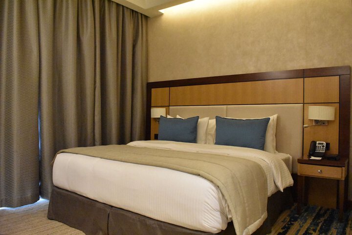 Room 13 of 114