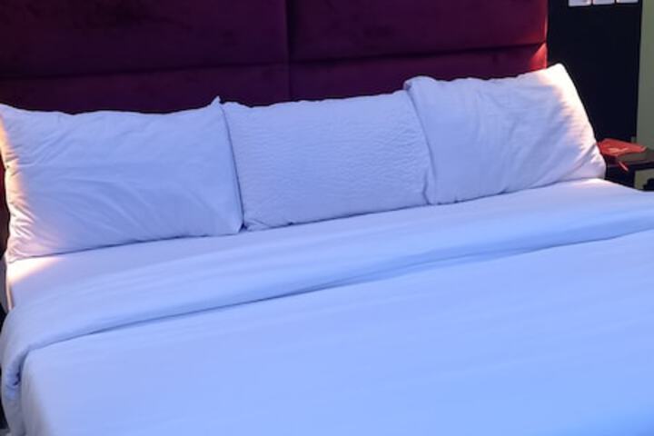 Room 4 of 13