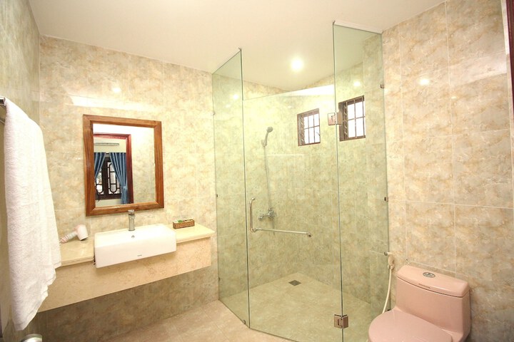 Room 93 of 151