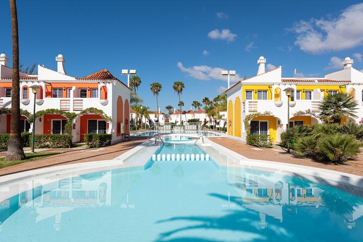 Pool Hotel