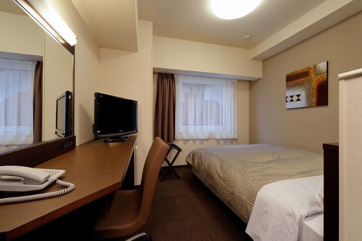 Room 3 of 25