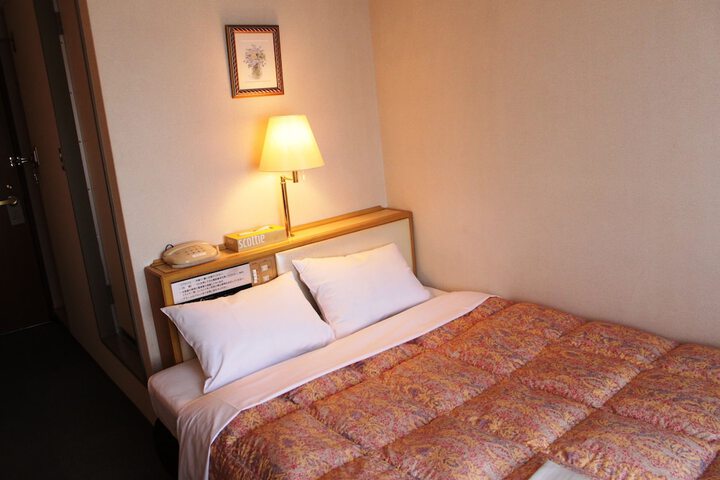 Room 25 of 49