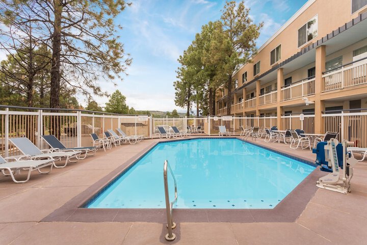 Pools & Facilities