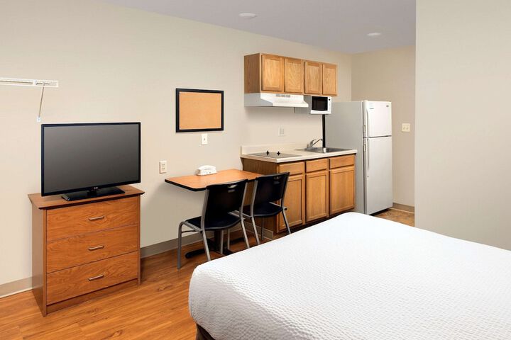 Room 7 of 18