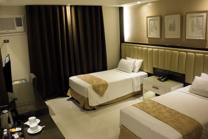 Room 4 of 23
