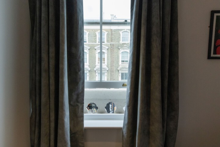 Room 2 of 81
