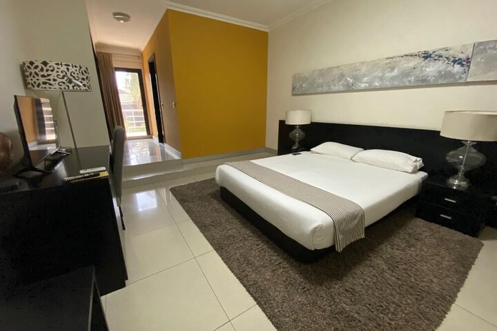 Room 5 of 15