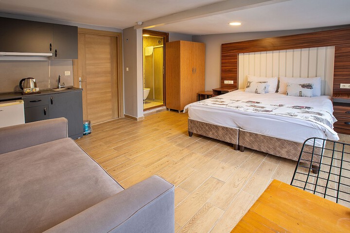 Room 9 of 31
