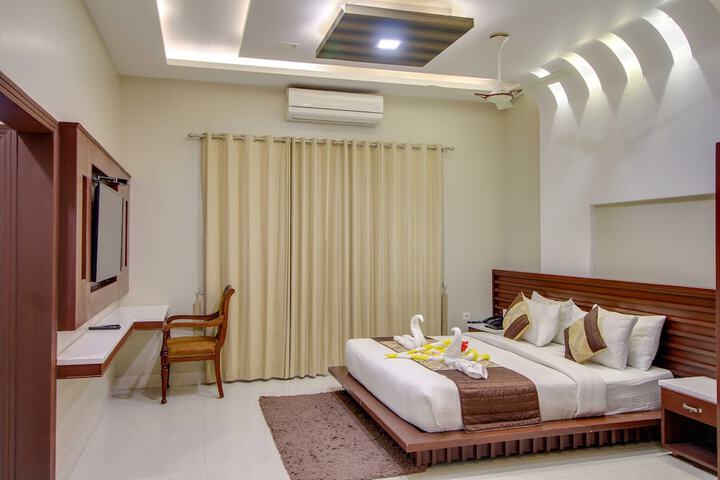 Room 8 of 65