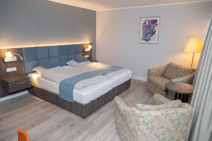 Room 8 of 30