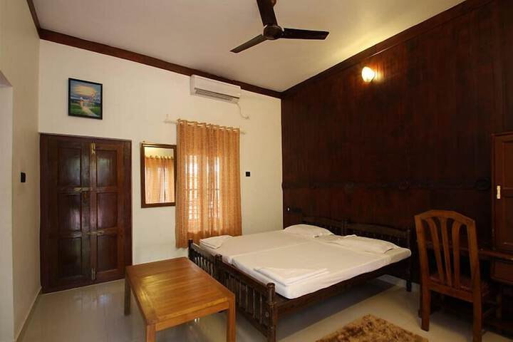 Room 4 of 30