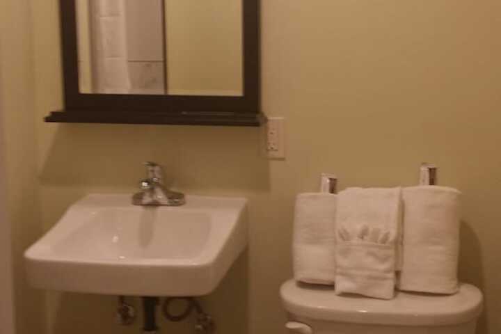Room 10 of 13