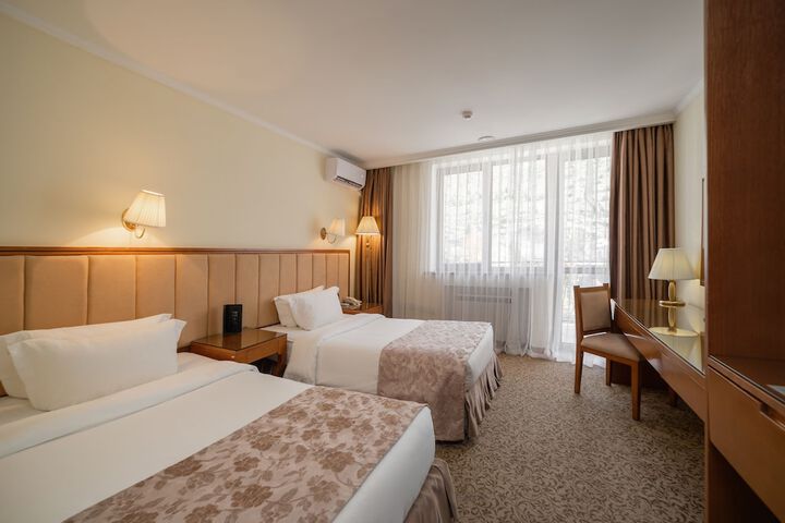 Room 14 of 90