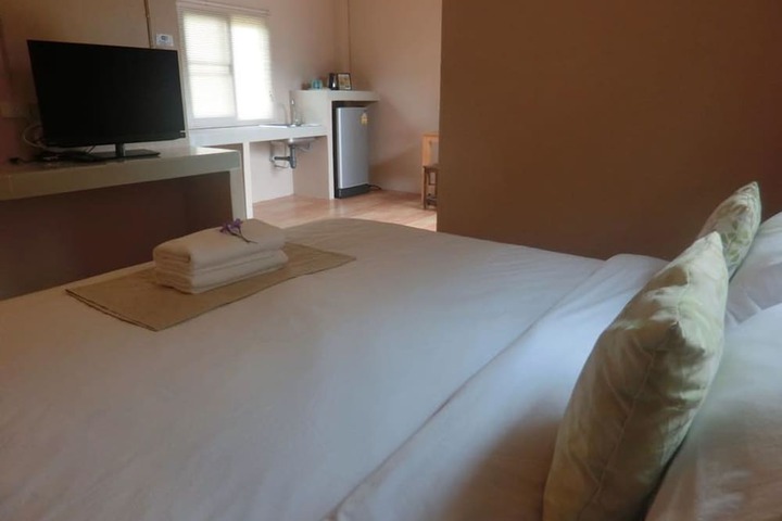 Room 3 of 43