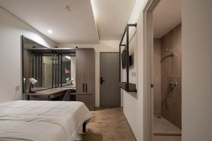 Room 7 of 20