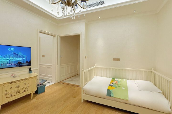 Room 44 of 101