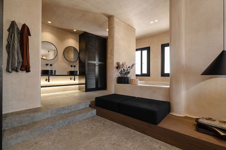 Room 73 of 260