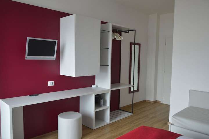 Room 15 of 68